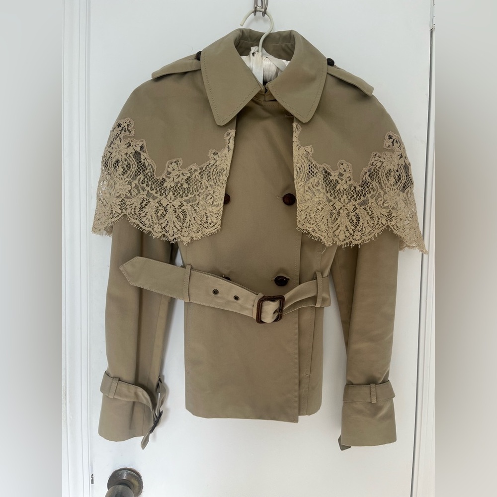 SOLD! NWOT RED Valentino Crop Beige Lace Cape Trench Coat  Size 40  NWOT